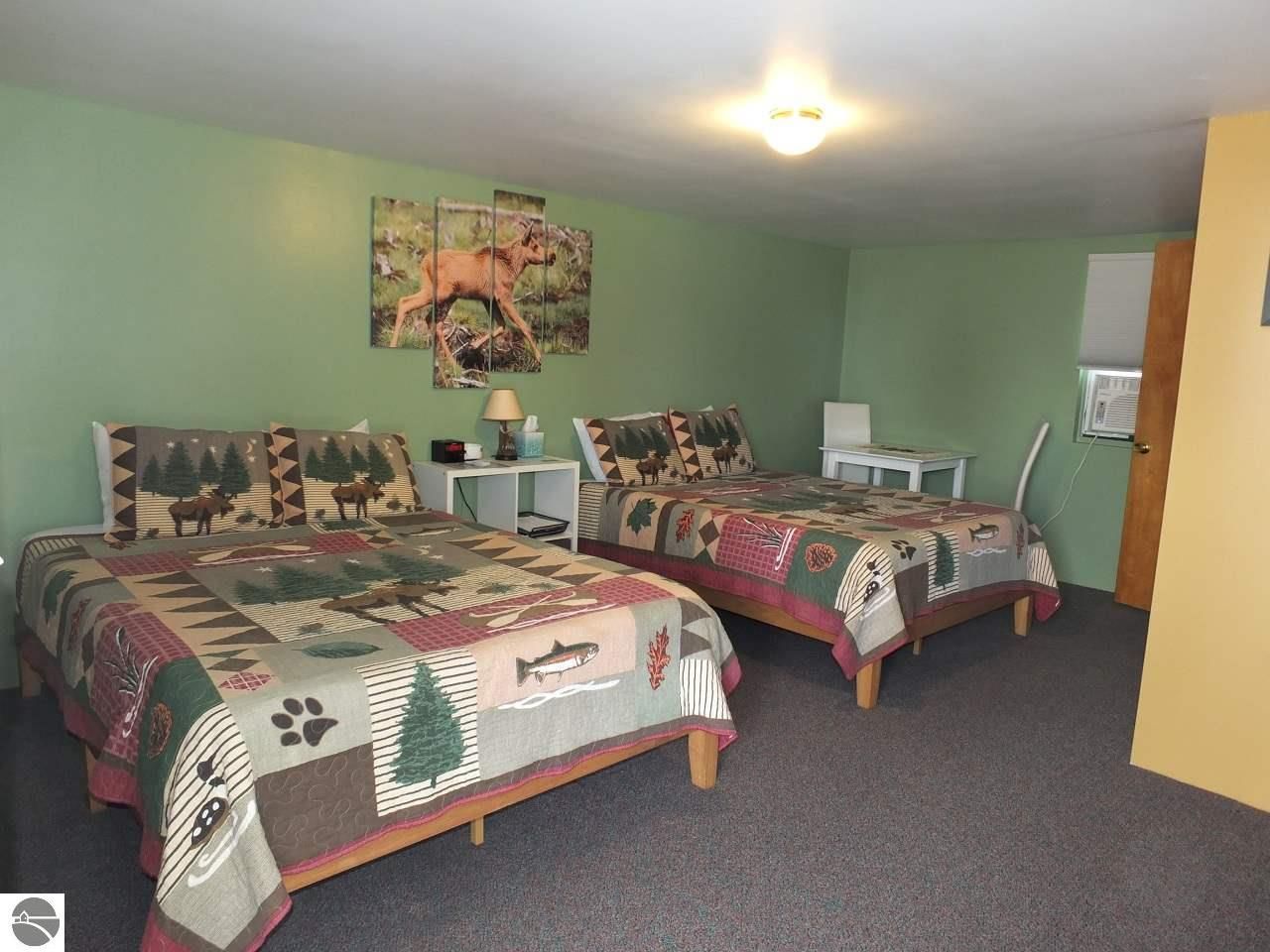 16086 Us Hwy 2, Cooks, MI 49817